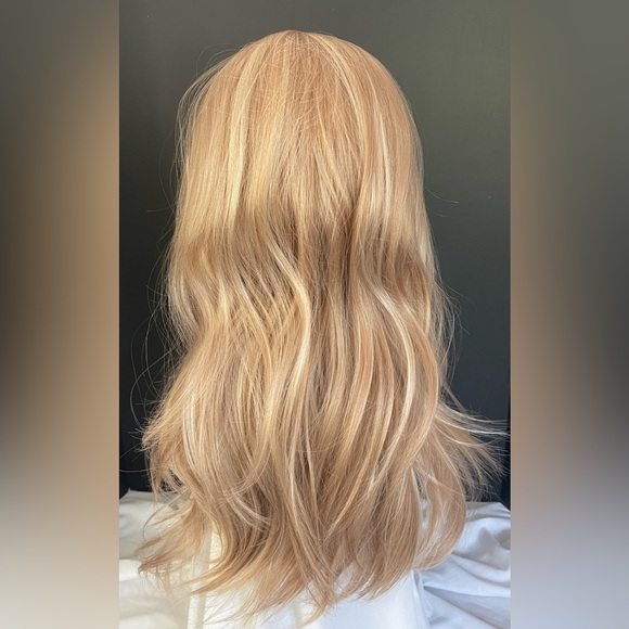 Chelsey Smith Crowns, CSC, Jesslyn Strawberry Platinum Petite Wig NWT - Picture 5 of 16